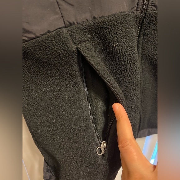 The North Face Women's Full-Zip Fleece Jacket, Size Medium-Black color. - Picture 11 of 14